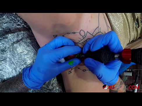 ❤️ Extrem tätowierte Hottie Sully Savage hat ein Tattoo auf ihrer Klitoris Porno fb bei de.novoporn.ru ❌️❤