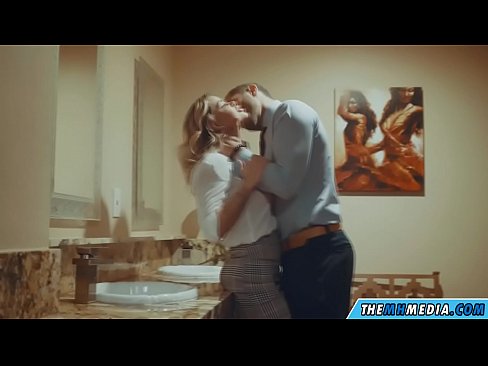 ❤️ Wenn eine vollbusige Blondine dich in einer öffentlichen Toilette verführt Porno fb bei de.novoporn.ru ❌️❤